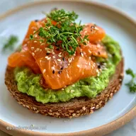 Canap&eacute;s Fr&iacute;os con Salm&oacute;n y Aguacate