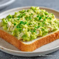 S&aacute;ndwiches Miniatura con Pollo y Aguacate