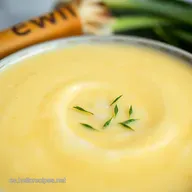 Sopa de Cebolla Reconfortante: &iexcl;Un Cl&aacute;sico con Grat&iacute;n!